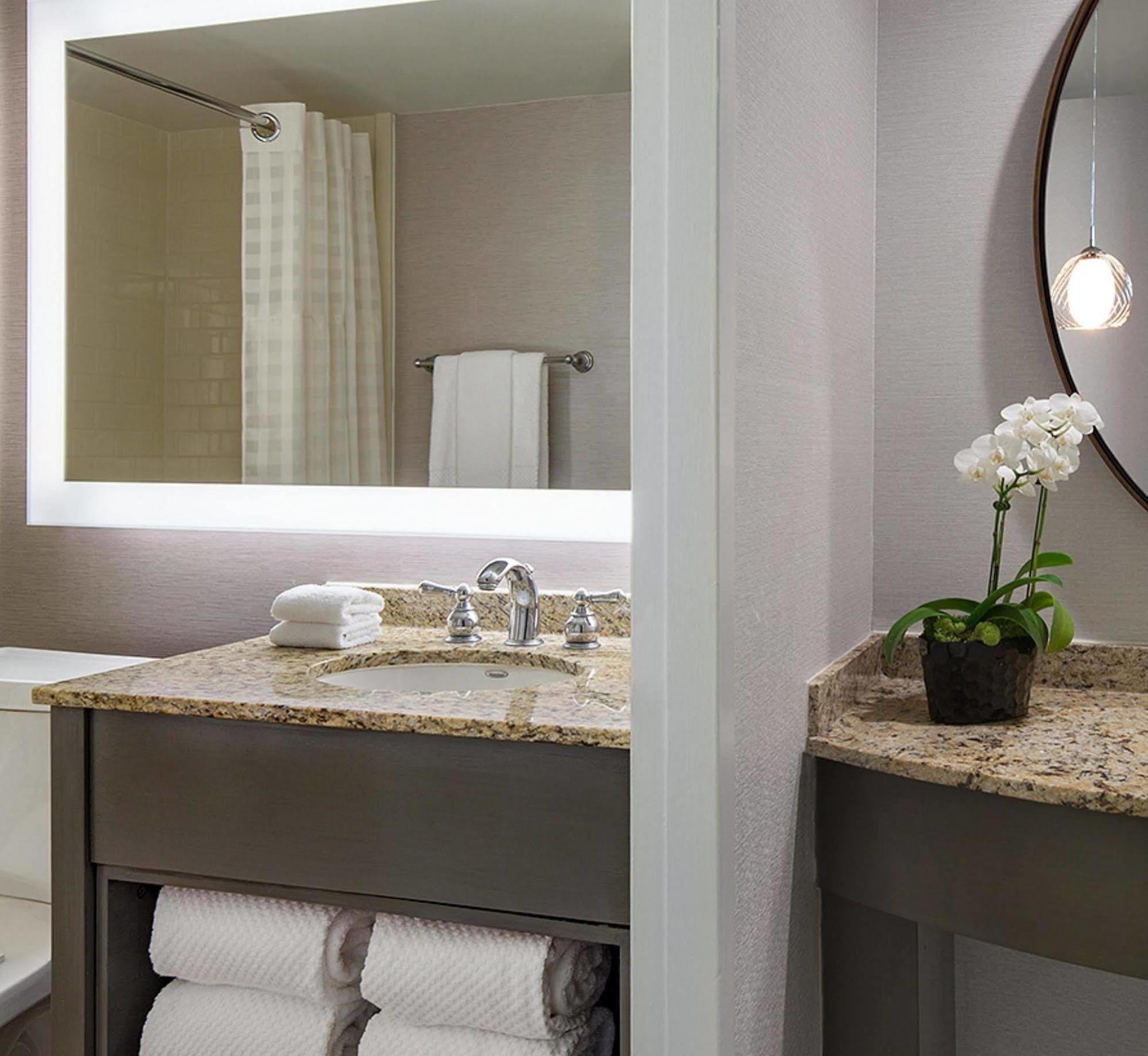 Embassy Suites Philadelphia - Center City Eksteriør billede
